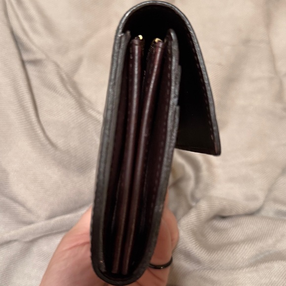 Authentic Burgundy color vernis Long Luis Vuitton Wallet - Picture 17 of 17